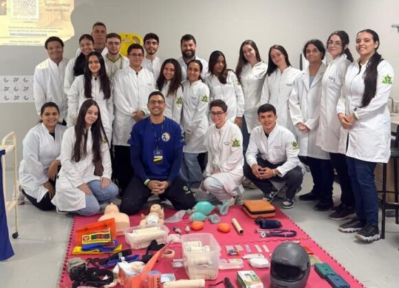 Alunos de Farmácia do UNIFAGOC participam de minicurso sobre atendimento ao politraumatizado