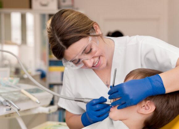 Por que os dentes de leite são tão importantes? Entenda a odontopediatria