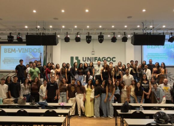 Conexão Farmácia reúne acadêmicos e profissionais no UNIFAGOC