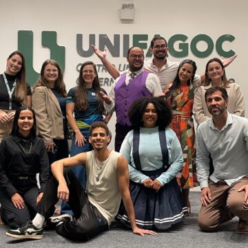 UNIFAGOC promove evento sobre educação financeira com teatro e palestra