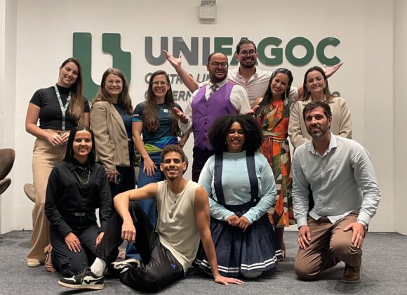 UNIFAGOC promove evento sobre educação financeira com teatro e palestra