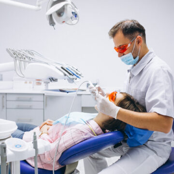 Dentista precisa de registro? Entenda o que é o CRO